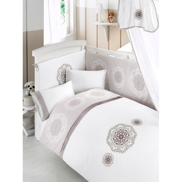 Комплект постельного белья и спальных принадлежностей из 6 предметов серии Royal  